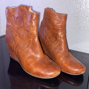 The Frye company short brown wedges